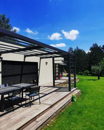 Les avantages d'une pergola pour son extérieur