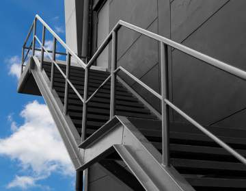 Fabrication sur mesure de structures métalliques : portails, garde corps, escaliers ... 
