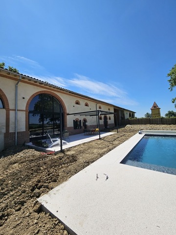 Pergola acier RAL 7016 S avec couverture bois Pergola acier RAL 7016 S avec couverture bois