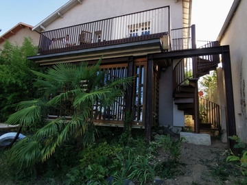 Terrasse et escalier hélicoïdal en acier à Toulouse – Atelier Coucoureux